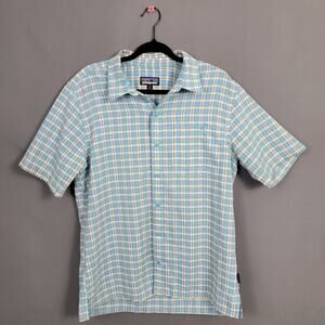 Patagonia Seersucker Plaid Short Sleeve Button Front Lightweight Outdoor Shirt